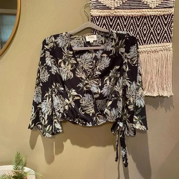 EVERLY TROPICAL CROP TOP BLUE GREEN S - Picture 1 of 4